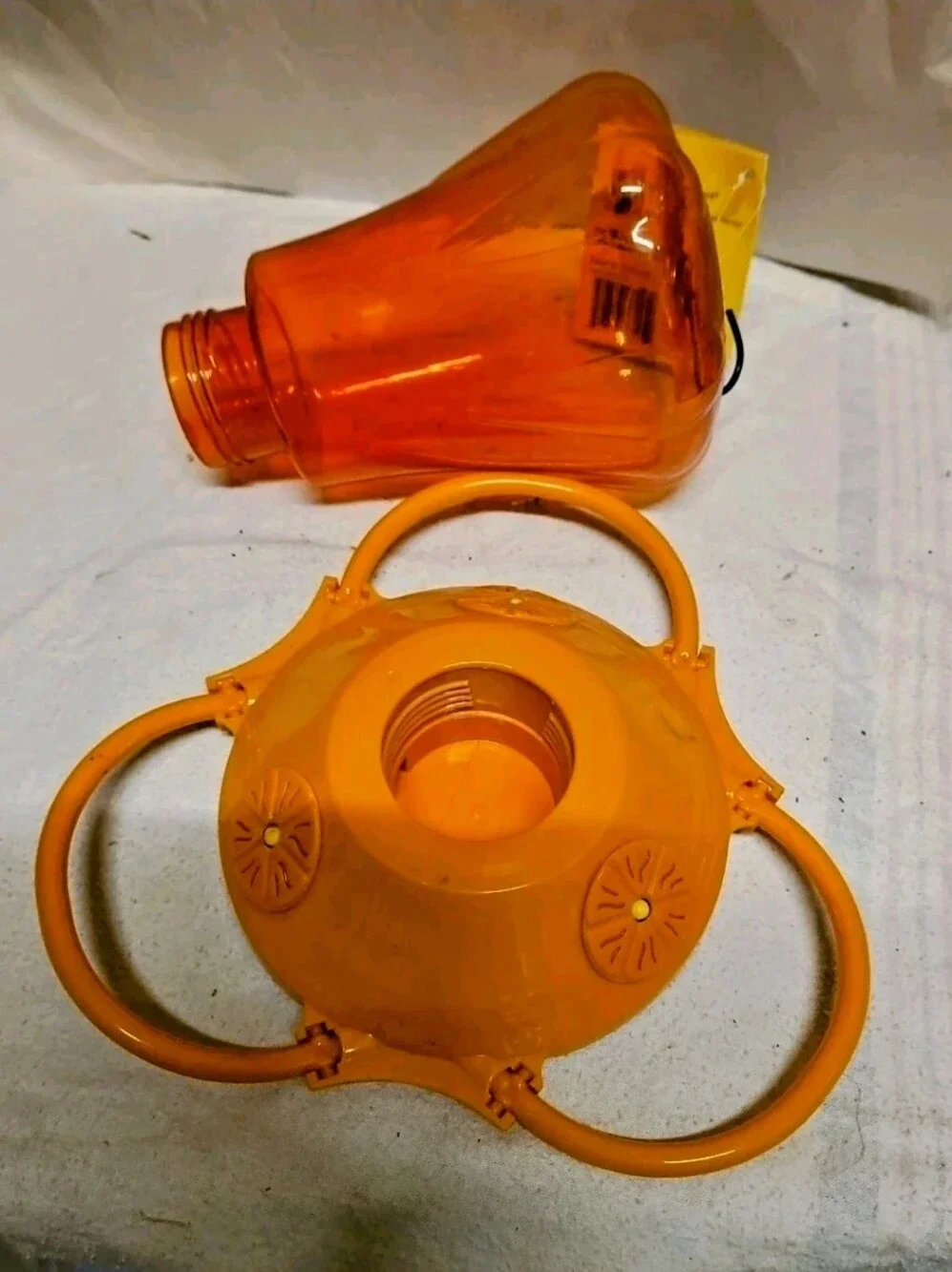 NWT Stokes Select 38125 Oriole Hummingbird Nectar Feeder W/ Bee Guards 34 Ounce - Picture 7 of 7